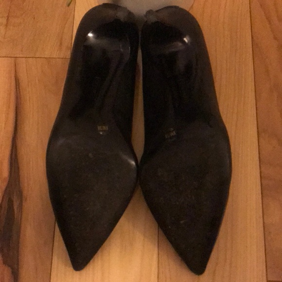 Vince Camuto 3 inch Pumps - Picture 9 of 9